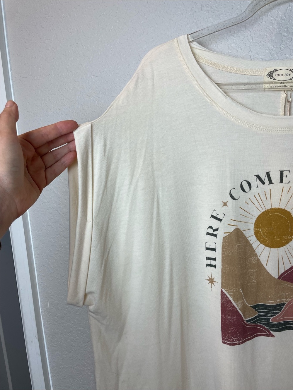 Bnwt! Mia Joy Joyfolie Cream Top with Colorful Sunset Graphic Size XL - Picture 3 of 9